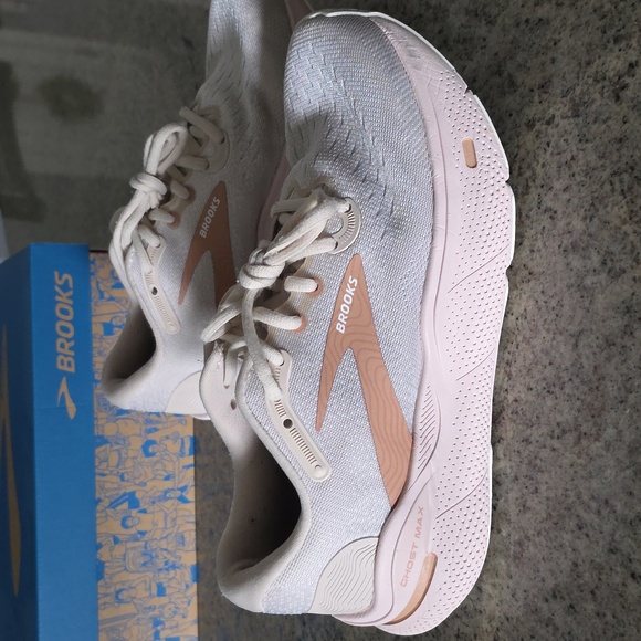 Brooks Cream Neutral Sneakers with Breathable Mesh Uppers! - Picture 3 of 7